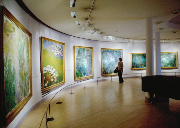 in 4K! MUSEUM STORIES
